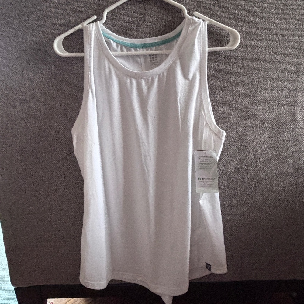 NWT Title Nine Vibe Tank in solid white
